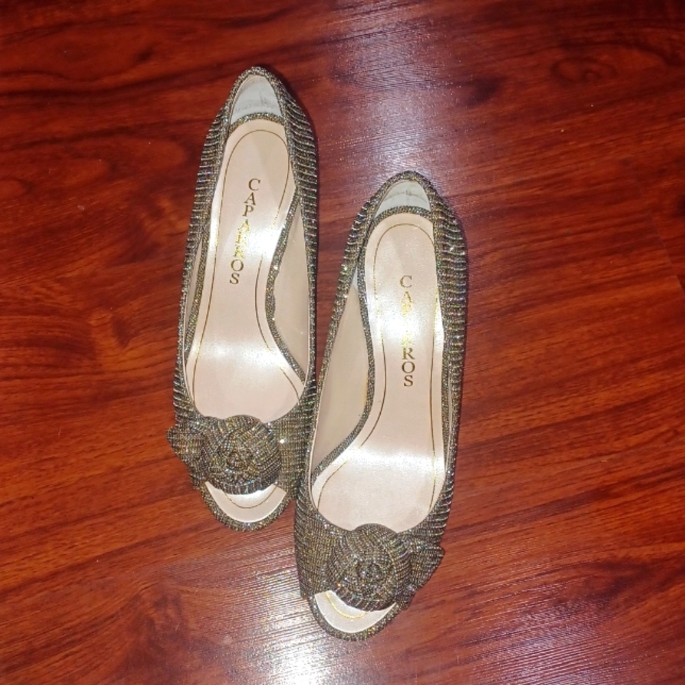 CAPARROS HEELS SIZE 8.5